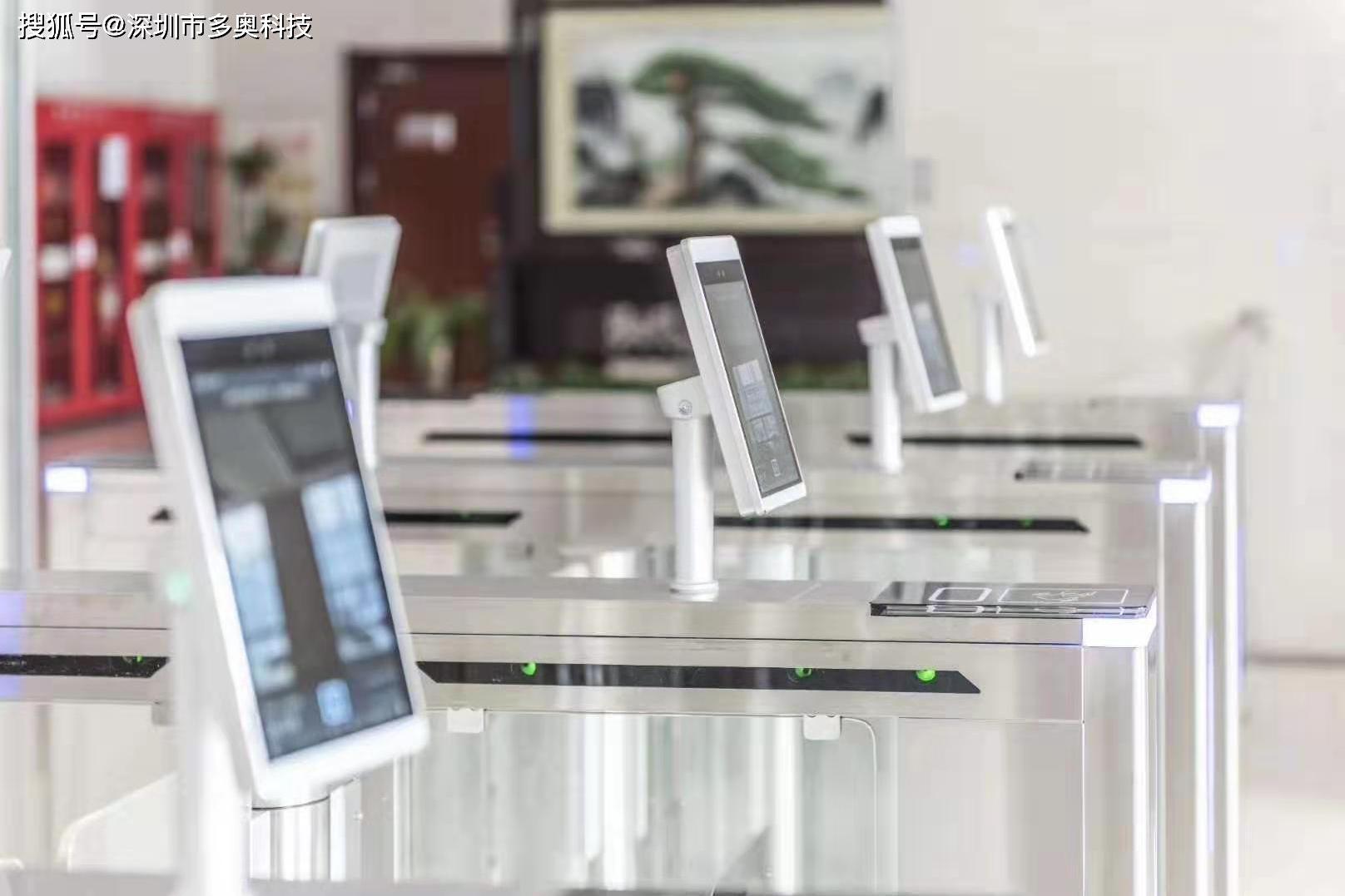 双屏7寸+8寸人脸识别刷卡消费机智能硬件-产品规格明细