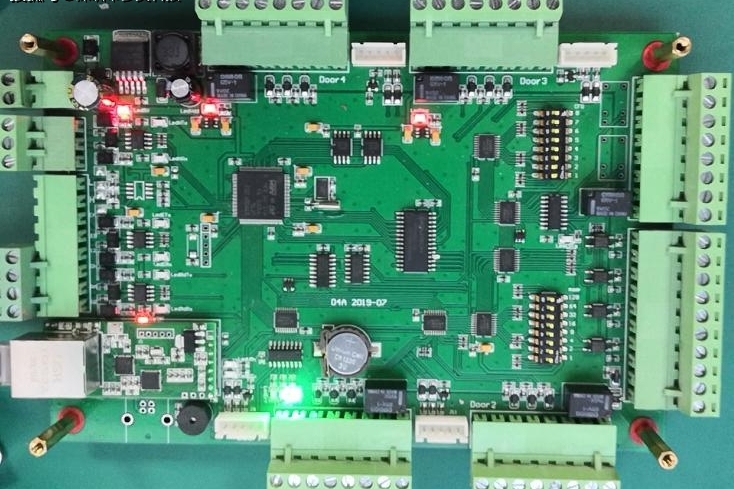 AGV和机器人实现门禁自动开门控制