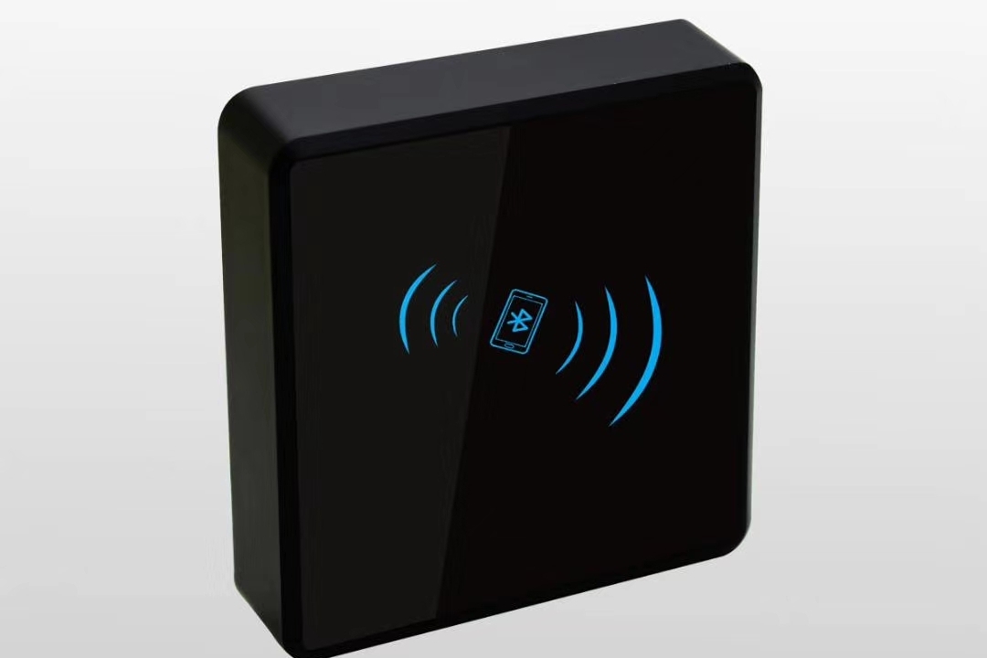 多功能门禁读头，支持身份证、M1、CPU卡、SONY卡、HID iclass和EM4100(ID卡)系列