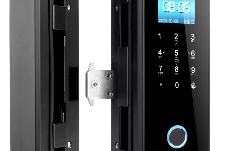 办公室安全升级:公司大门配备指纹识别玻璃门锁